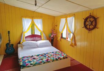 Pandan Indah Homestay has Balcony rooms