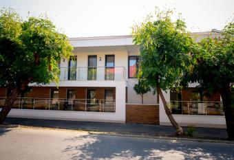 Elix  r Panzi   has Balcony rooms