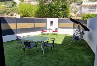 T2 rez de villa le PORT MIOU has Balcony rooms