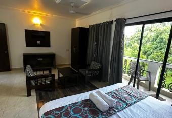 Sunshine Vagator has Balcony rooms