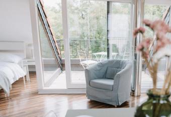 Appartement Residenz Panorama - Einzigartiges Loft im Herzen von W  rzburg mit 2 Balkonen und Panorama-Aussicht! allows 18 year olds to book a room