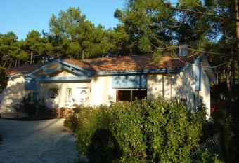 Vaste villa ind  pendante au calme sous les pins has Balcony rooms