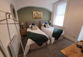 The Sandbeck, Goathland allows 18 year olds to book a room