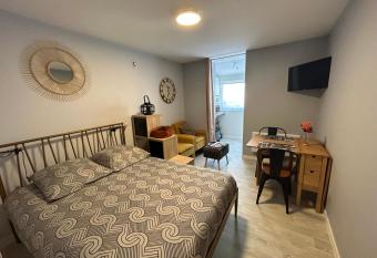 Le petit Kiosque - Terrasse Parking & Local v  lo has Balcony rooms