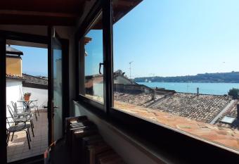 Loft trabucco panoramico 4 camere 7posti letto vista lago e centro storico has Balcony rooms