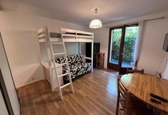 Studios Corenc has Balcony rooms