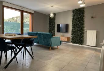    calme Cosy - Jardins et Villes - Exp  rience Unique - Wifi Gratuit - Parking gratuite has Balcony rooms