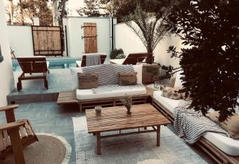 Maison bord de mer has Balcony rooms