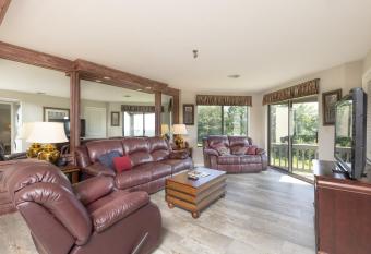 Stoneridge 3BR Standard Condo, sleeps 8! condo has Balcony rooms