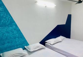 Dhashvanth Palace has Balcony rooms