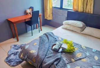 Kinta Riverfront Hotel & Suites Ipoh Fully Air-Con Suite has rooms with a private hot tub