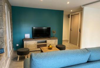 La Vall  e d   meraude has Balcony rooms