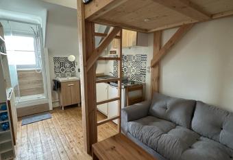 Le Ty Kerguelen allows 18 year olds to book a room