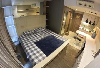 Student Park 732 by We Stay has Balcony rooms