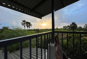 Charming Farmstay in Villa Overlooking Arabian Sea has Balcony rooms