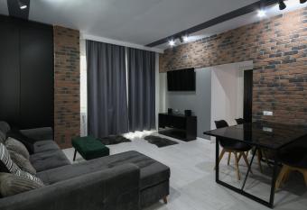 The Living Dream - Jacuzzi, 150mp has rooms with a private hot tub