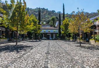 Villa 14 Santa Ines Antigua Guatemala has Balcony rooms