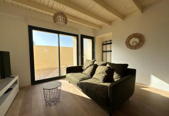 Appartement neuf 6 personnes 3 chambres tout confort has Balcony rooms