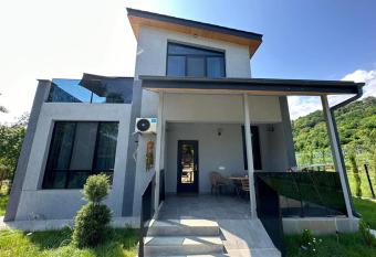 Villa Sadmeli has Balcony rooms