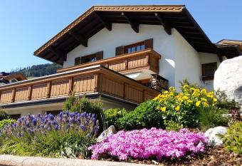 Haus Rosi has Balcony rooms