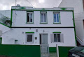 3 bedroom house near beach lighthouse hiking trail has Balcony rooms