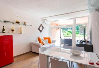 Punta ala Fronte Mare has Balcony rooms