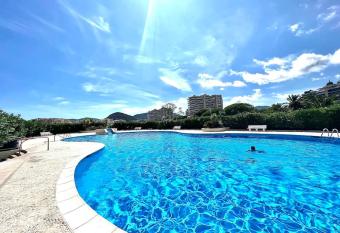 Mandelieu / rez-de-jardin has Balcony rooms