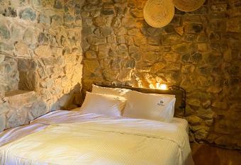 Hanging Terraces                                 has Balcony rooms