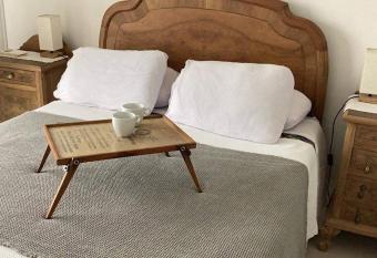 Los Lapachos allows 18 year olds to book a room