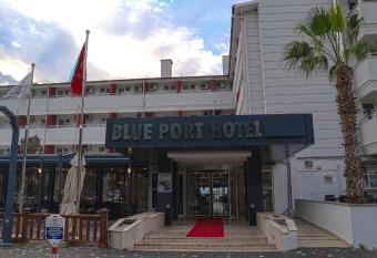 Blue Port Hotel has Balcony rooms