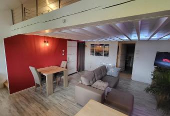 Gite moderne et calme has Balcony rooms