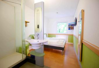 Ibis budget Koeln Messe allows 18 year olds to book a room