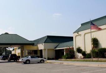 Red Carpet Inn Kinston has Smoking rooms