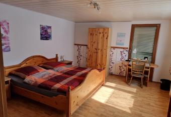 Doppelbettzimmer mit eigenem Bad has Balcony rooms