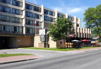 Greenwood Inn & Suites allows 18 year olds to book a room