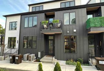 Studio C on Music Row has Balcony rooms