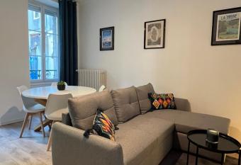 La Cour du Prince - Rez-de-chauss  e - Cosy - Lumineux - Terrasse - Proche Gare - G  r   par Presta-Zen Services has Balcony rooms