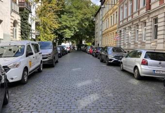 Apartment mit Balkon im Stadtzentrum has Balcony rooms