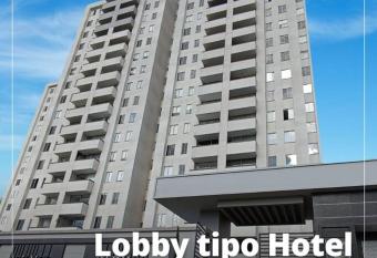 iluminado y conformable apto con excelente vista has Balcony rooms