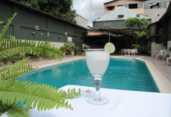 Hospedaje El Virrey allows 18 year olds to book a room