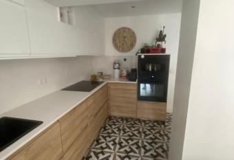 Apartamento cayes playa salinas has rooms with a private hot tub