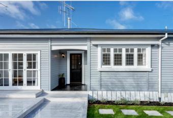 Character 1920s 3 bedroom bungalow has Balcony rooms