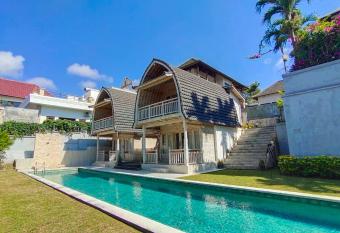 Arcadia Bali Villa has Balcony rooms