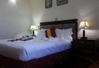 Tirar Int Hotel allows 18 year olds to book a room