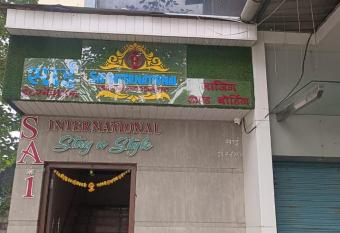 Hotel Sai International Lodging Mumbai allows 18 year olds to book a room