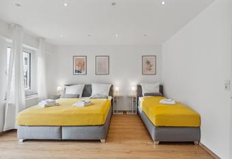 Next DownTown Apartment Parking Kitchen near Messe has Balcony rooms