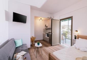 Sifogiannis Rooms has Balcony rooms