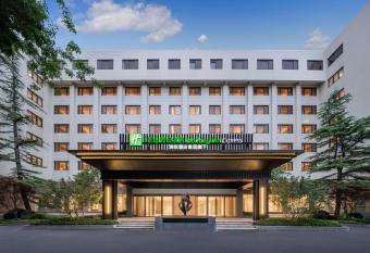Holiday Inn Express Beijing Downtown, an IHG Hotel allows 18 year olds to book a room