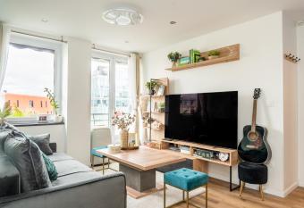 Captivating air-conditioned apartment by Paris has Balcony rooms
