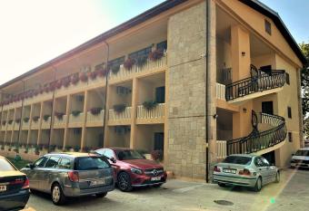 Hotel Pinguin has Balcony rooms